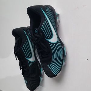 Nike softball cleats